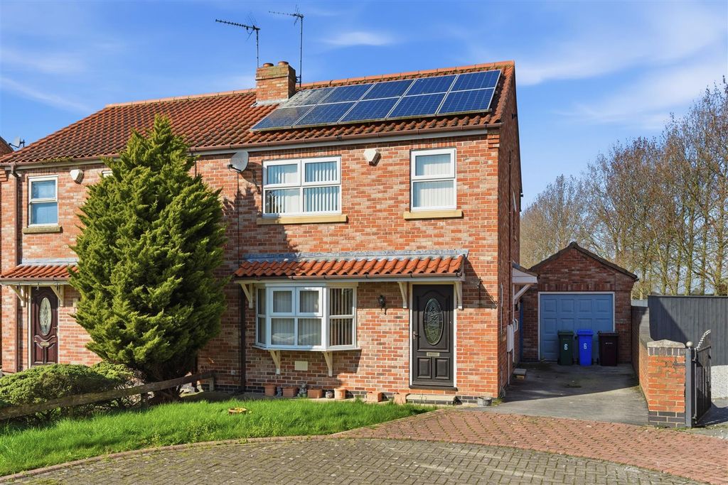 Property photo 1 of 18