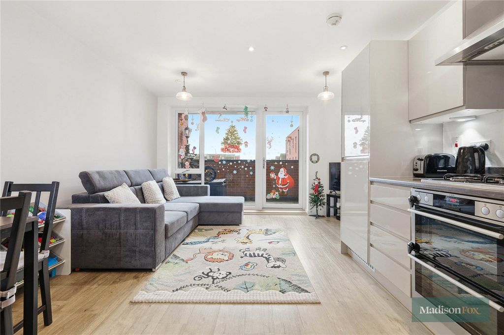 Property photo 2 of 12 Picture No. 29