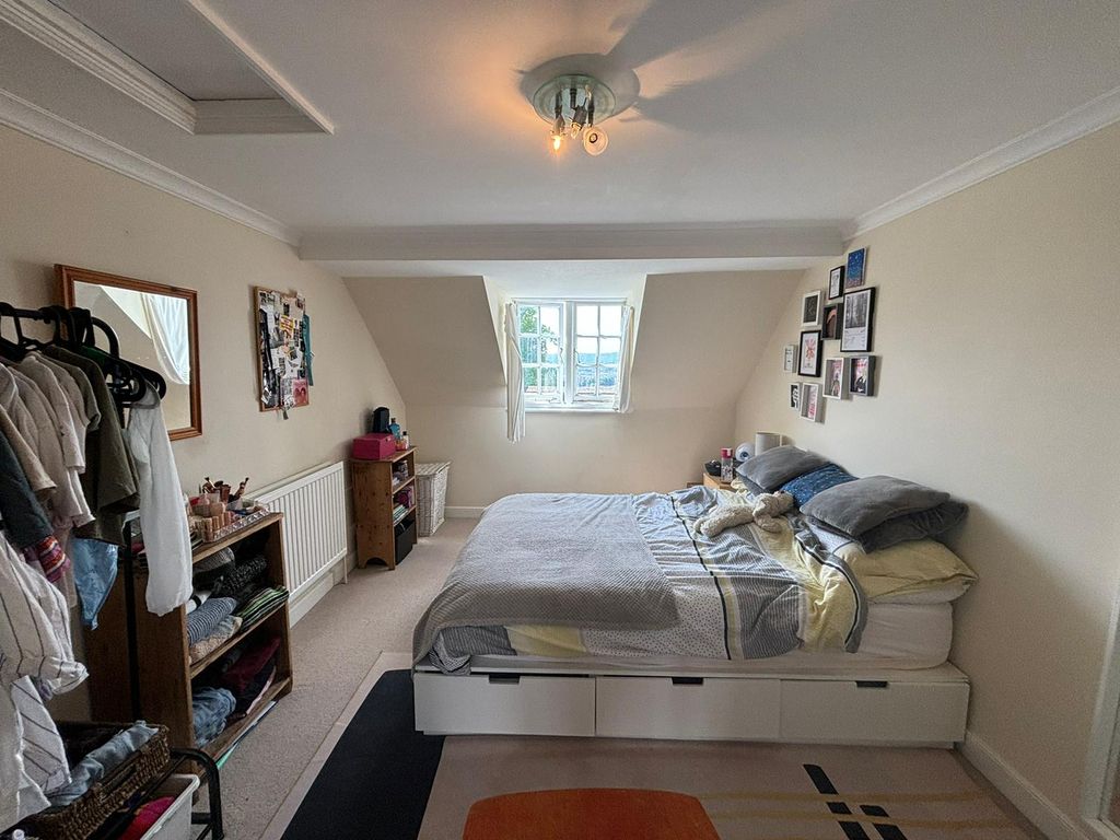 Property photo 2 of 10 Bedroom 1