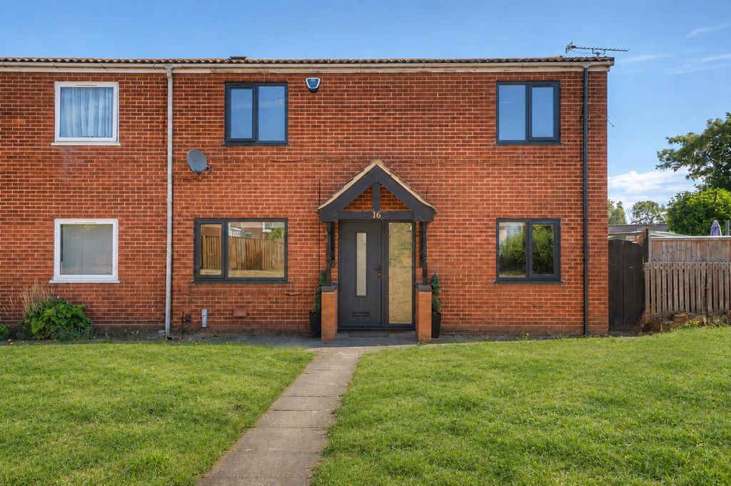 Property photo 1 of 15 Green Lawn Townhouse No. 16.Png