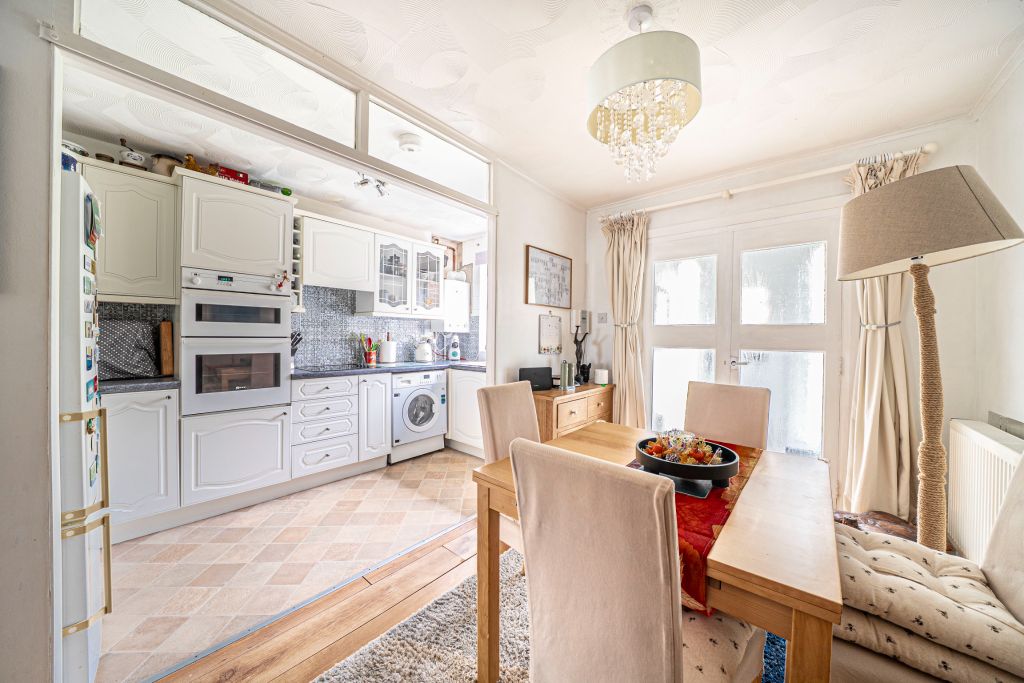 Property photo 3 of 21