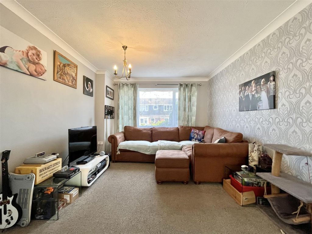 Property photo 3 of 16