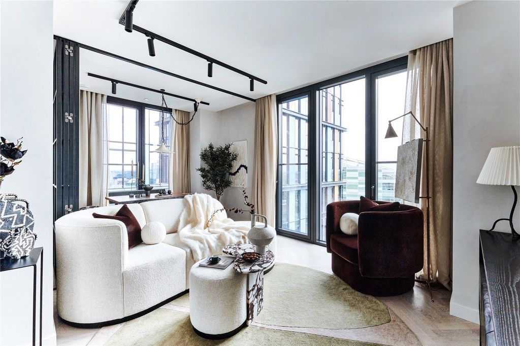 Property photo 1 of 17 Show Home Living Rm
