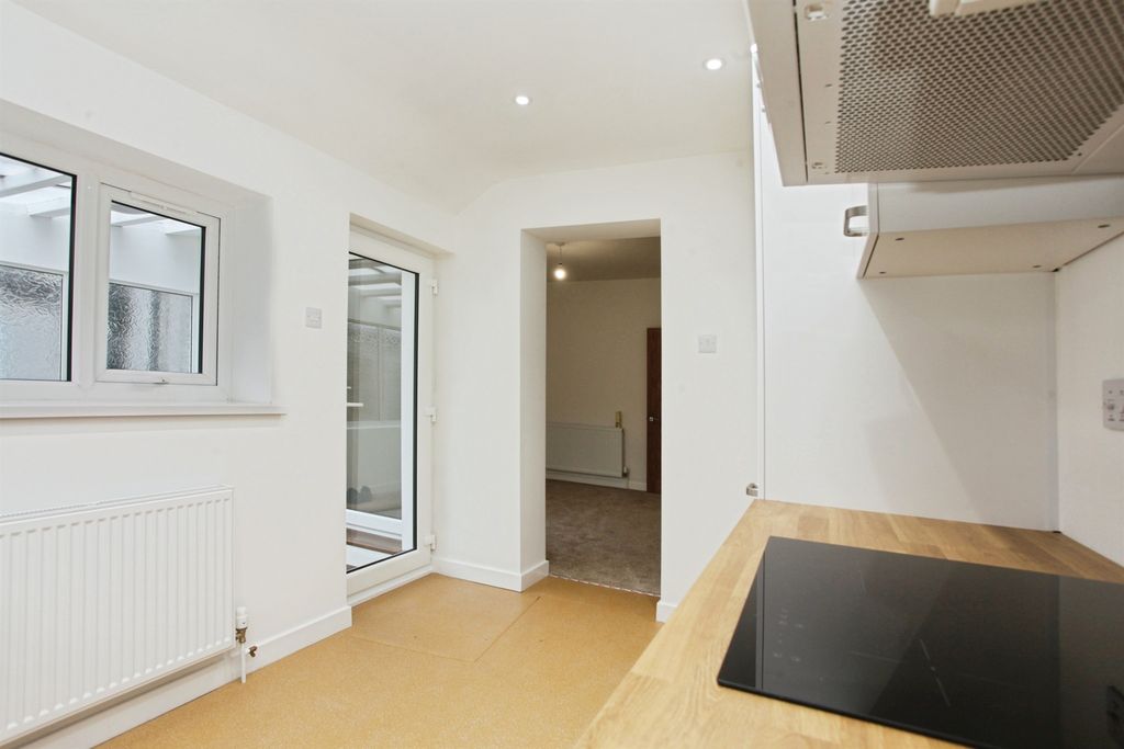 Property photo 3 of 22