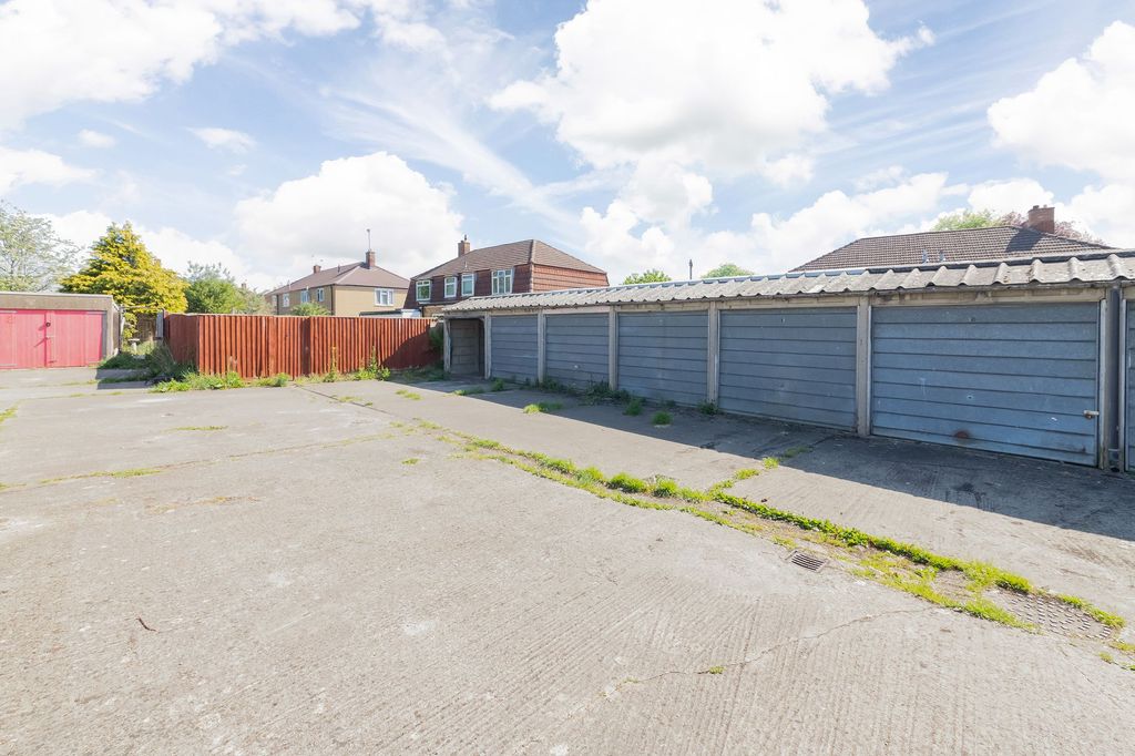 Property photo 1 of 6