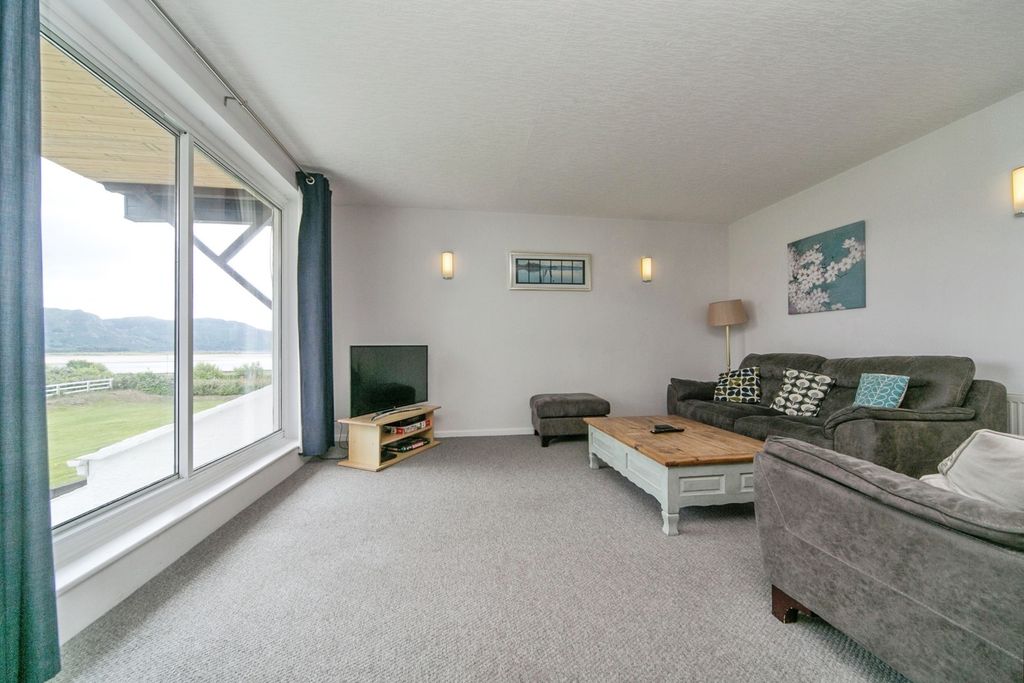 Additional image 4 of 2 bed flat for saleDeganwy Beach, Deganwy, Conwy LL31