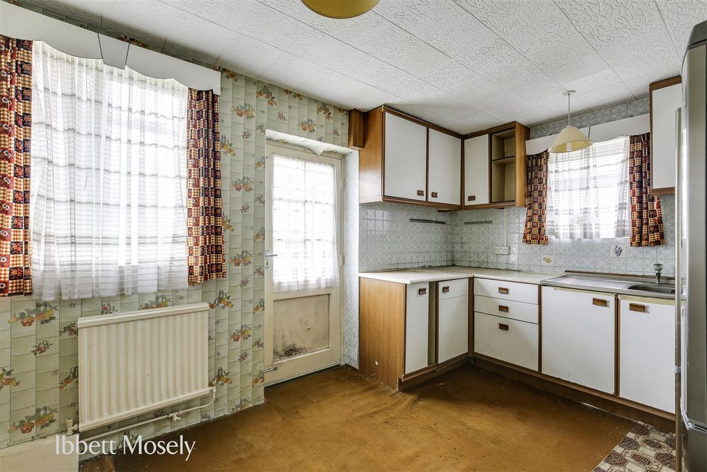 Property photo 3 of 14 5 Kitchen.Jpg