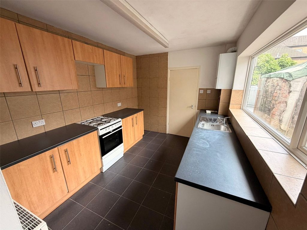 Property photo 3 of 11 Picture No. 06