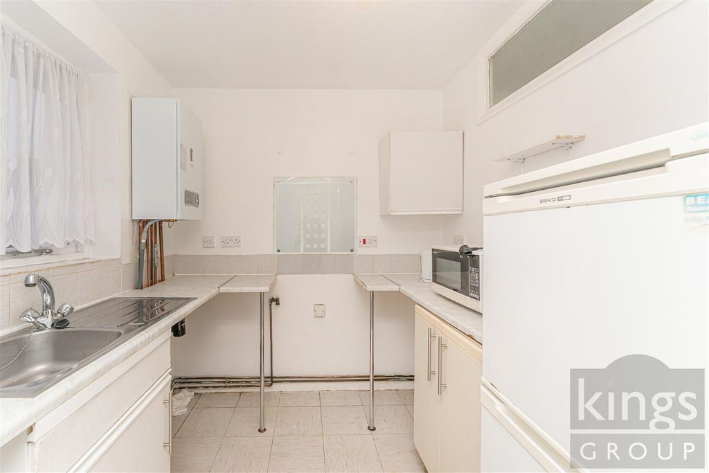 Property photo 3 of 8