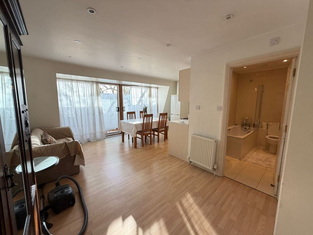 Property photo 2 of 5