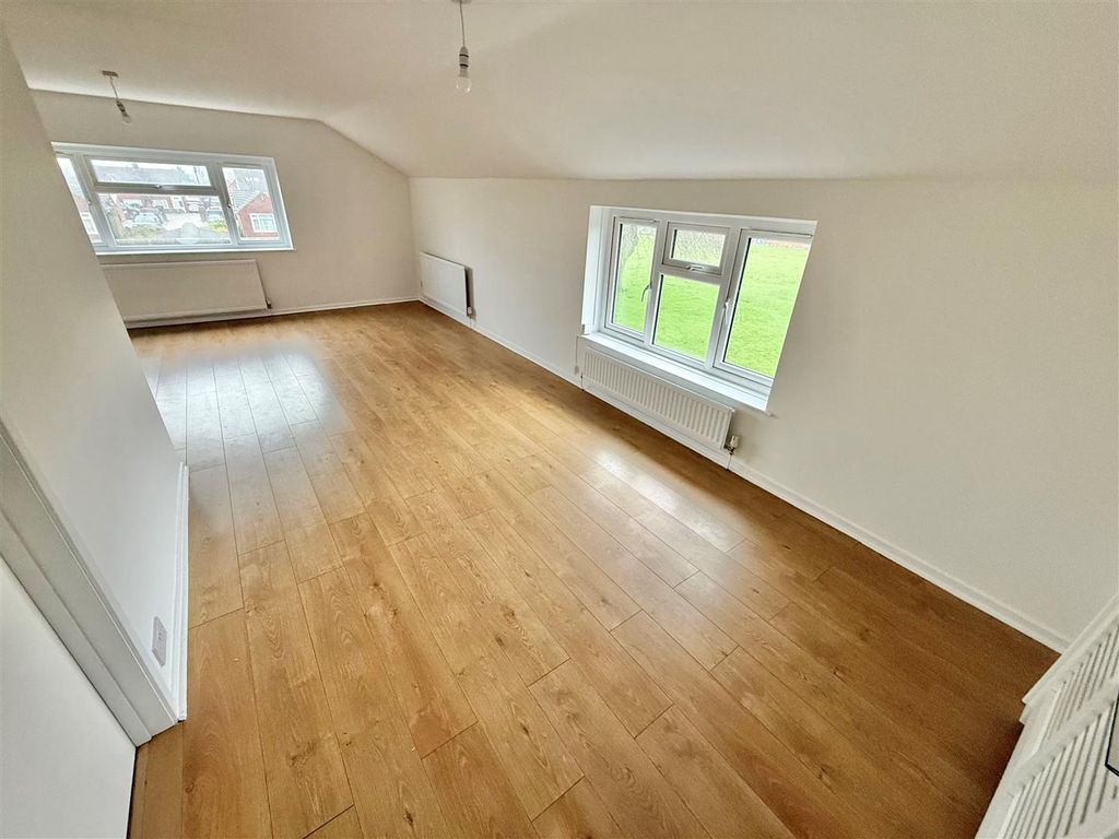 Property photo 2 of 7 Dining Area