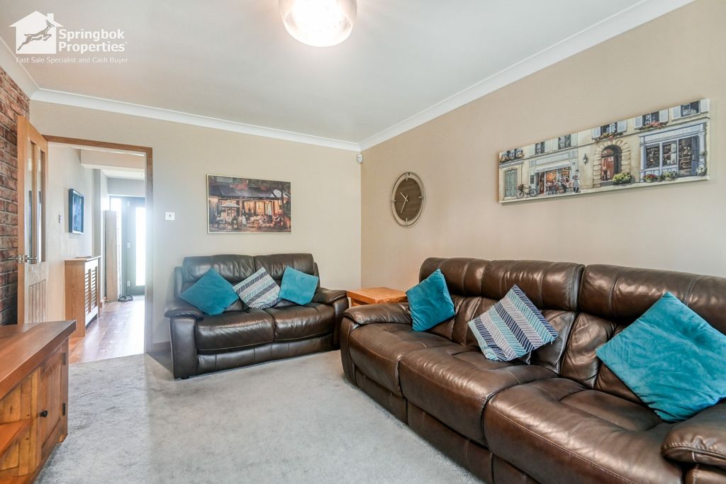 Property photo 3 of 18 Image 2