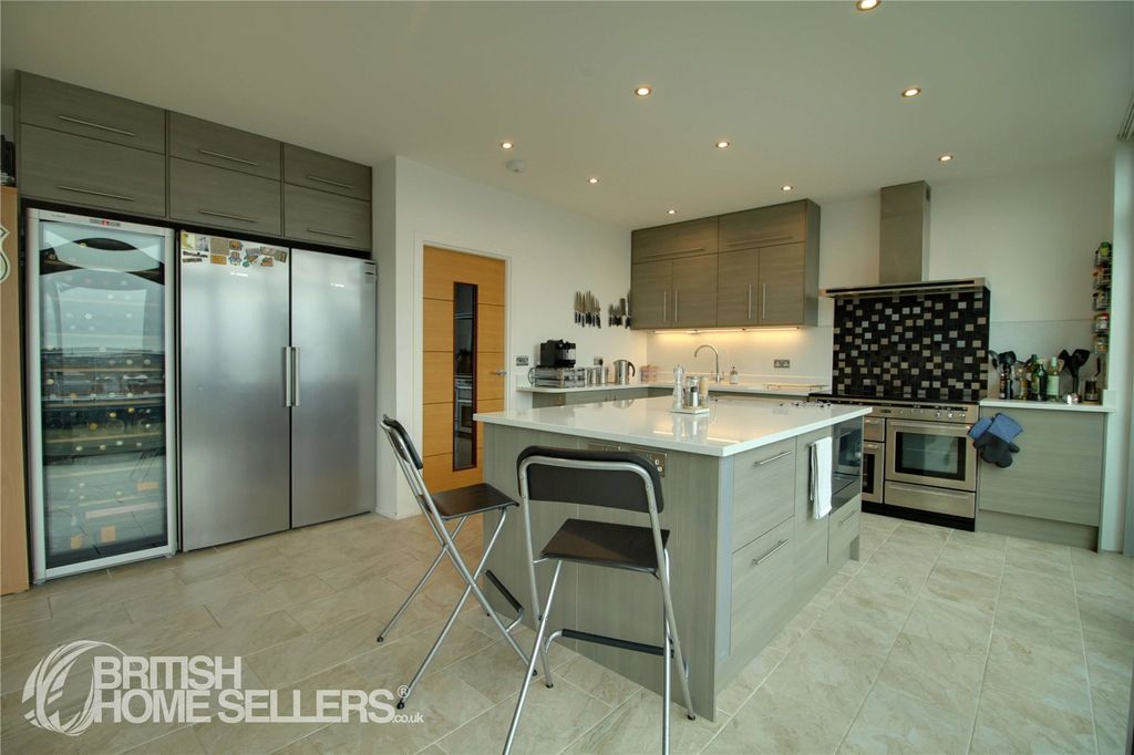 Property photo 3 of 19 Picture No. 56