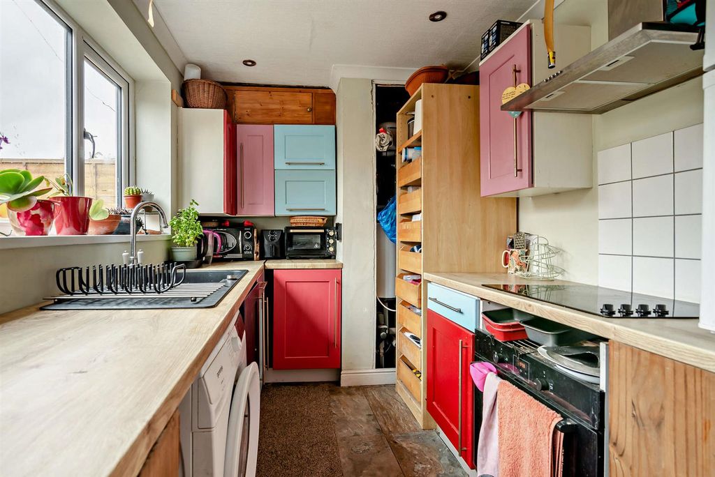 Property photo 3 of 13