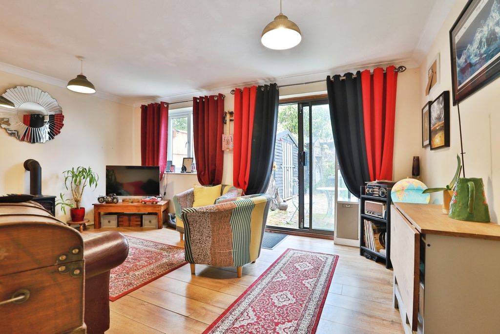 Property photo 3 of 15 Pbox-Img.Jpg