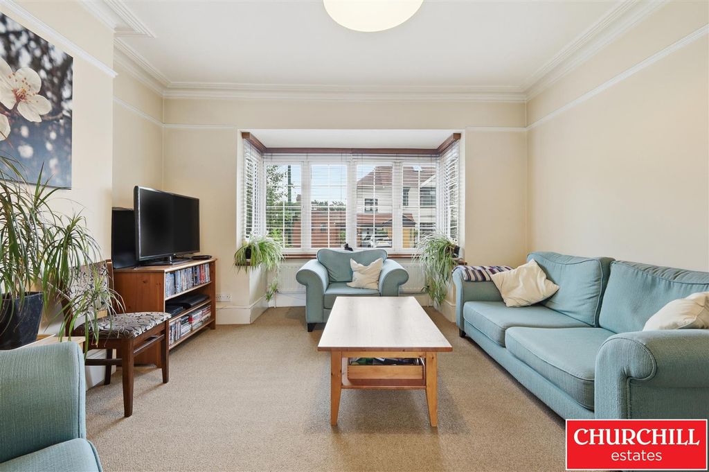 Property photo 3 of 31