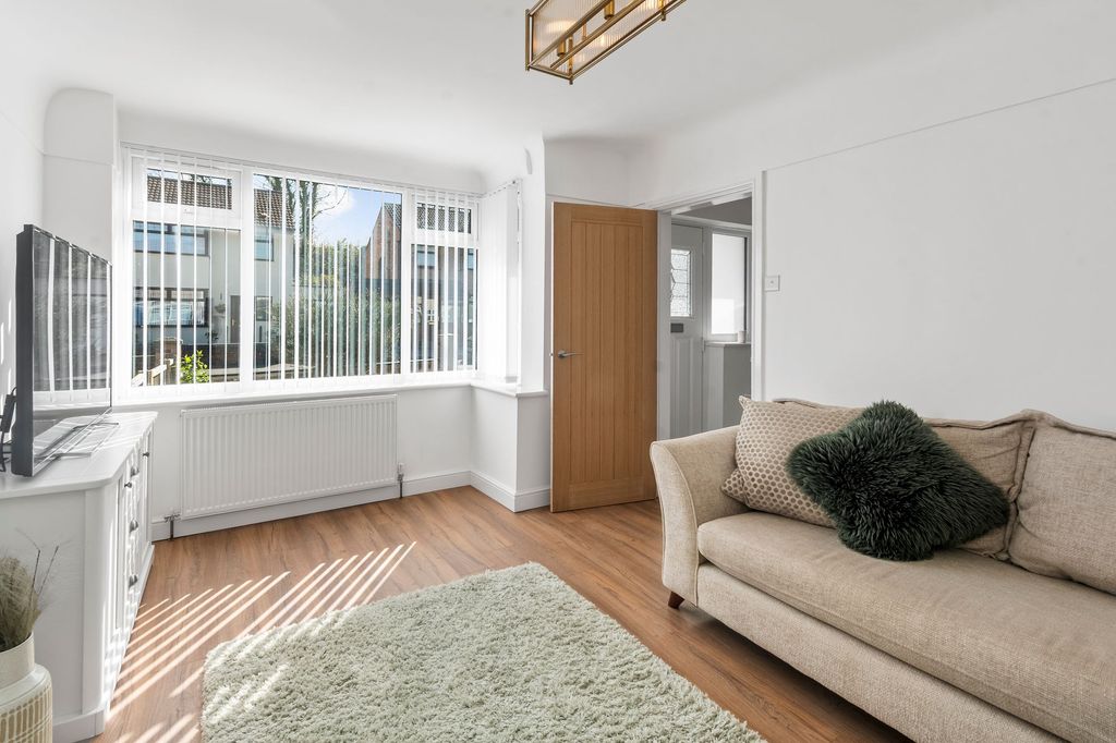 Property photo 3 of 38