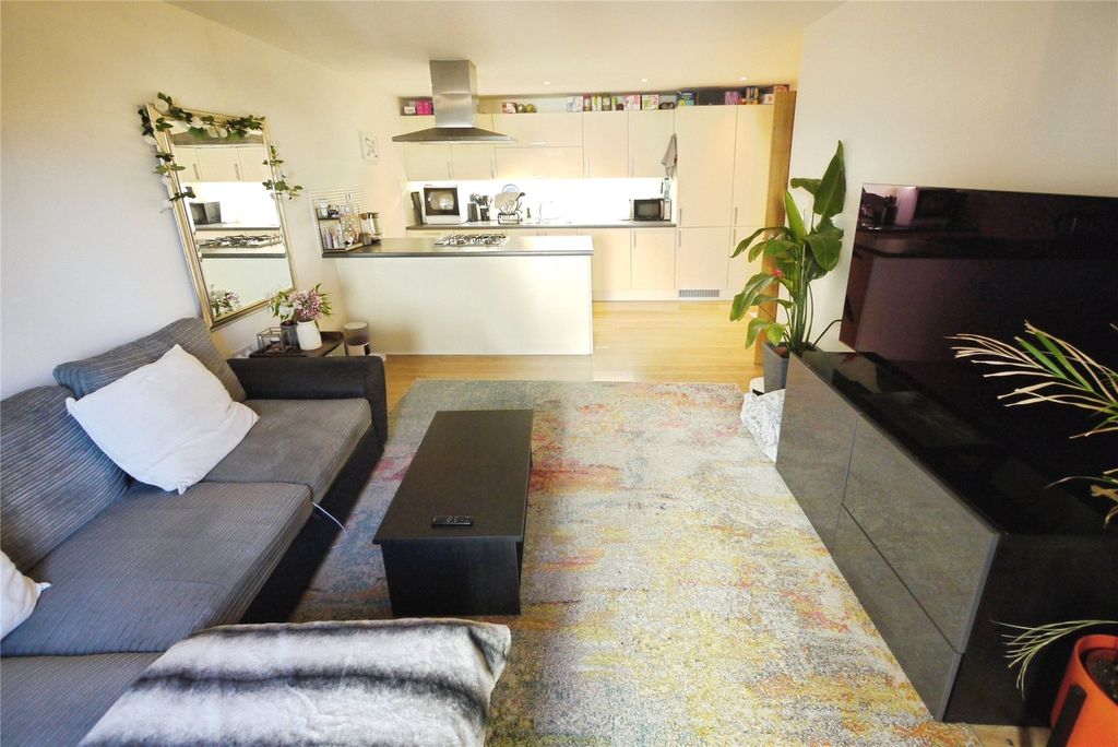 Property photo 2 of 12 Lounge