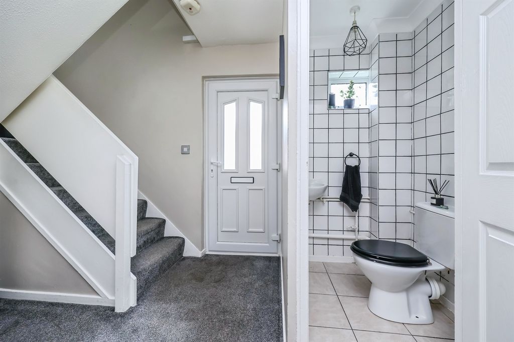 Property photo 3 of 17