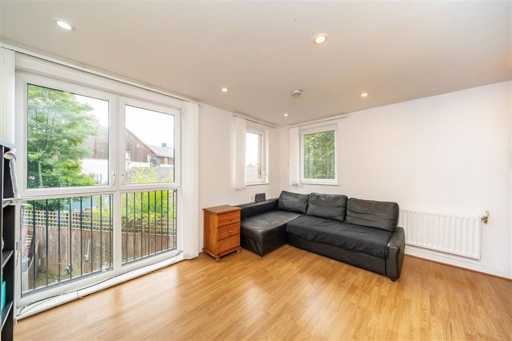 Property photo 2 of 8