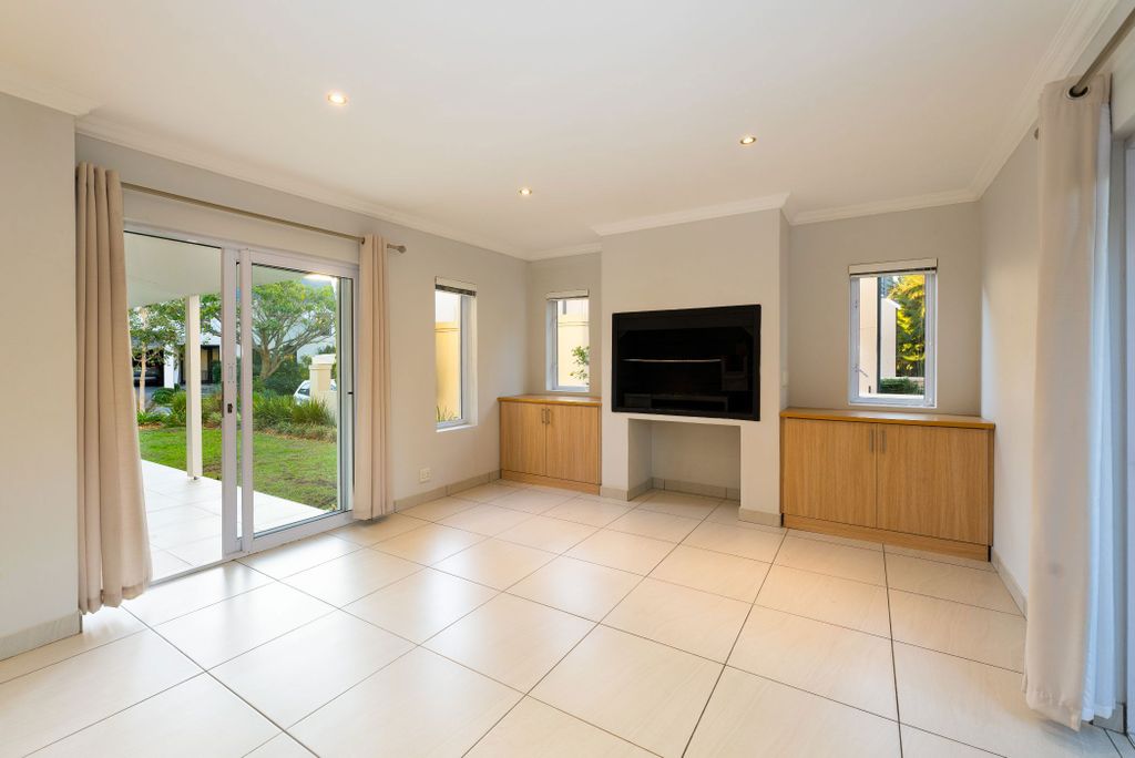 Property photo 3 of 41 St1699726