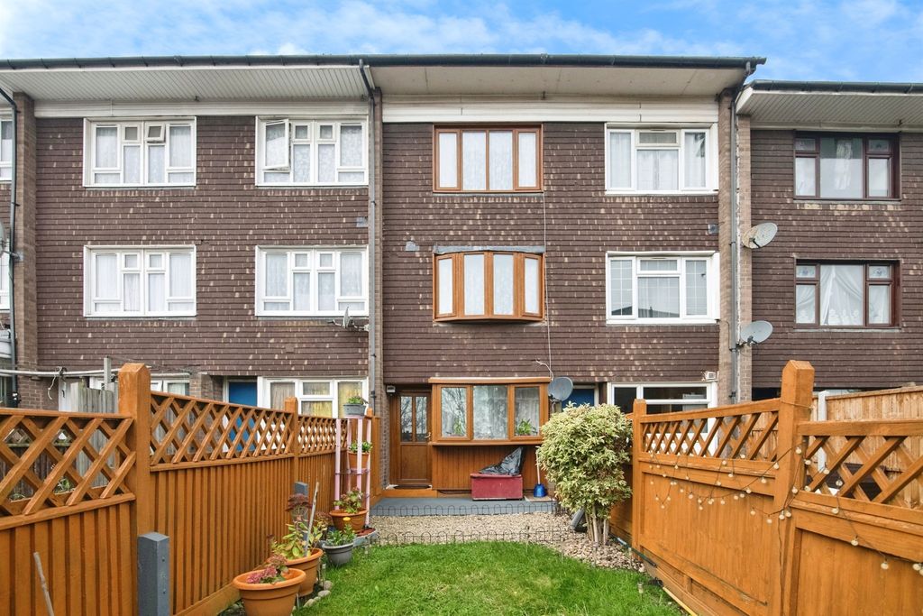 Property photo 1 of 17