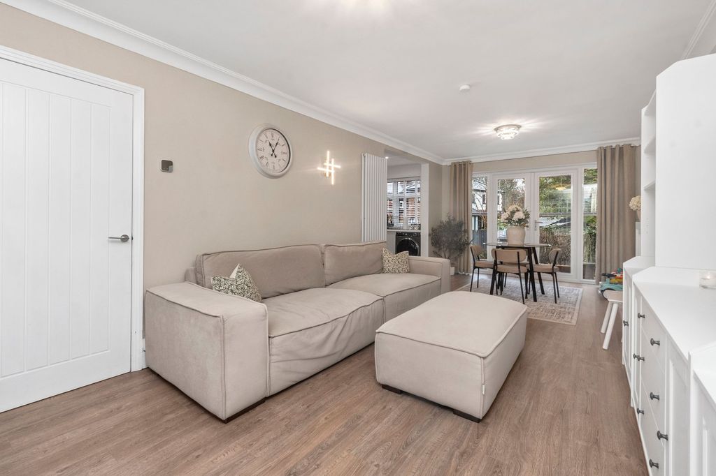 Property photo 2 of 37