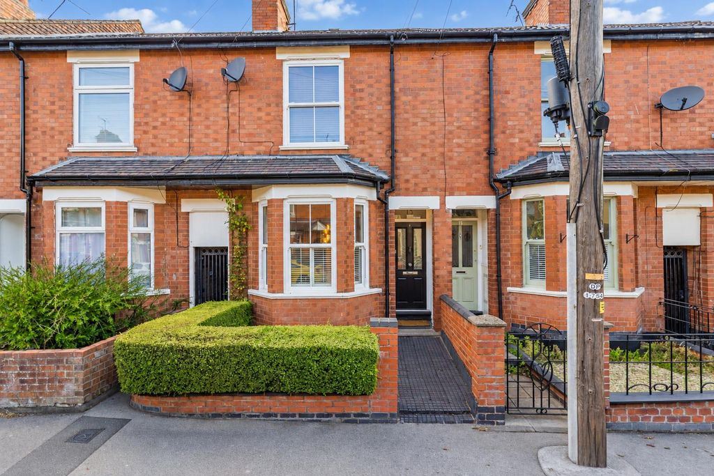 Property photo 1 of 34