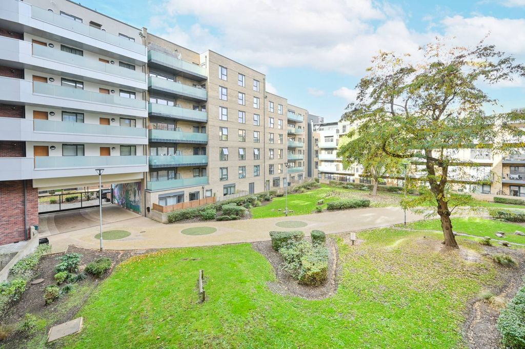 Property photo 2 of 9