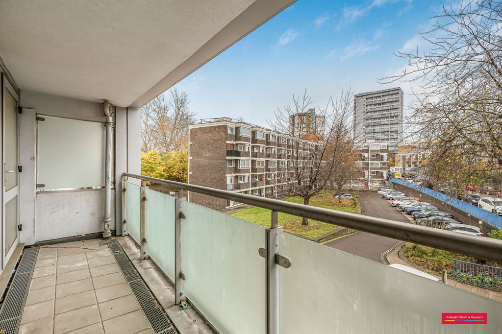 Property photo 2 of 10 Balcony