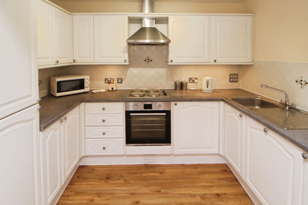 Property photo 3 of 11 Picture No. 13