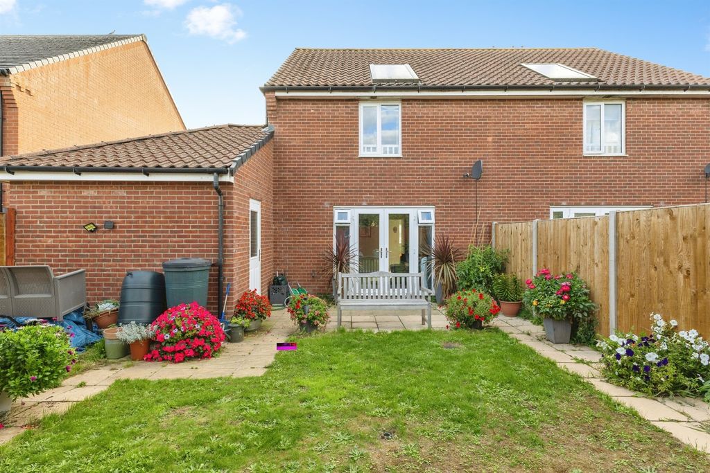 Property photo 2 of 17