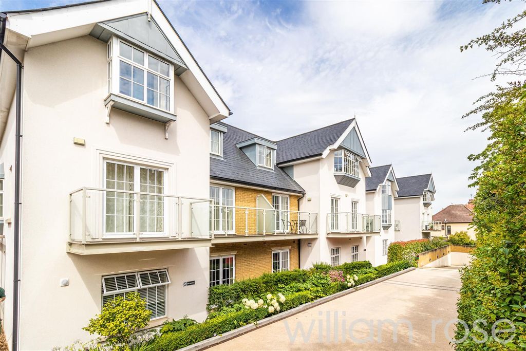 Property photo 2 of 16