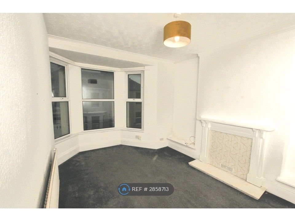 Property photo 3 of 10 Front Room