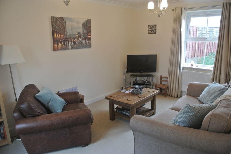 Property photo 3 of 13 Lounge