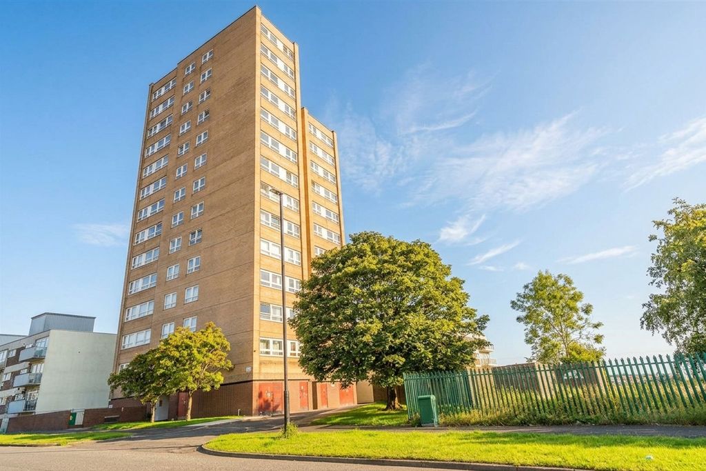 Property photo 1 of 8