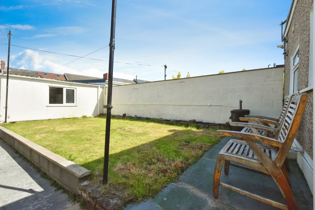 Property photo 3 of 17 Photo