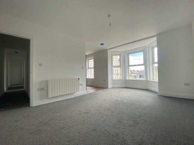 Property photo 2 of 8 Lounge