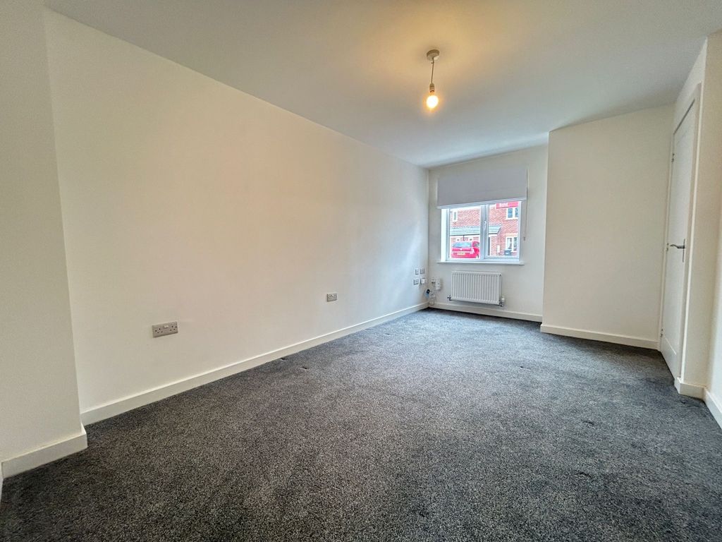 Property photo 2 of 10 391d6d1c-ee83-42cd-A798-F9449Bedf93B