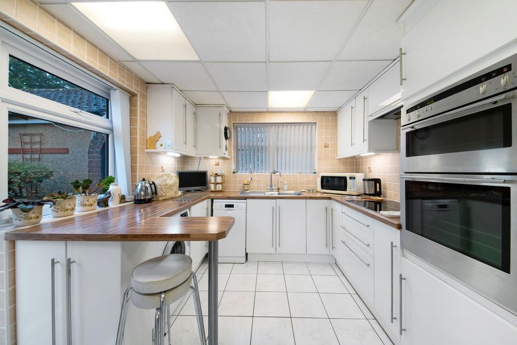 Property photo 2 of 15 Kitchen