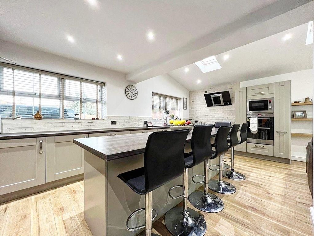 Property photo 3 of 17 Yjtyjtye.Jpg