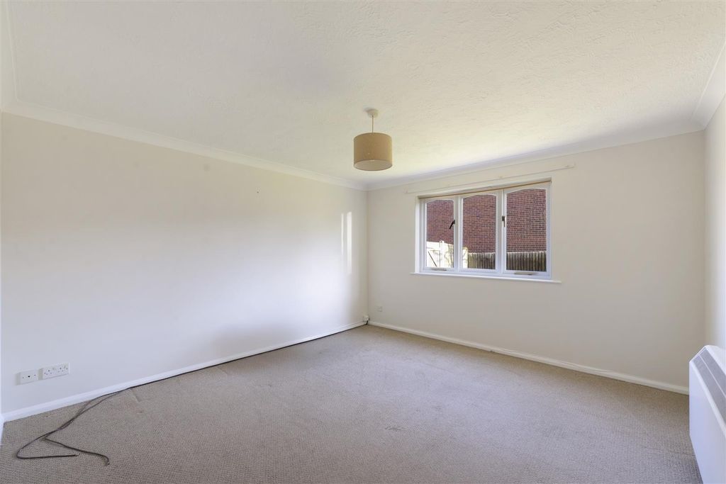 Property photo 3 of 9 20Theridings03.Jpg