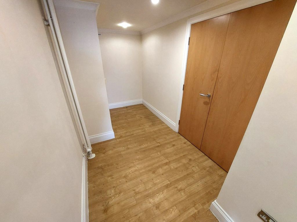 Property photo 2 of 17 10Pc3