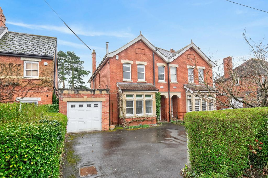 Property photo 1 of 21 Front (Exterior)