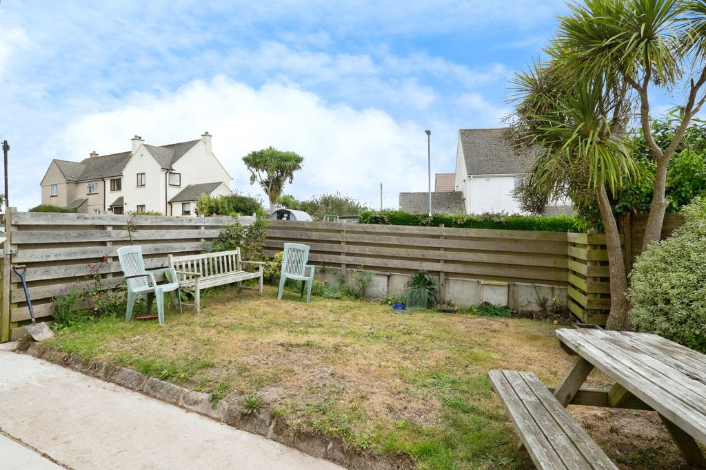 Property photo 2 of 15 Garden