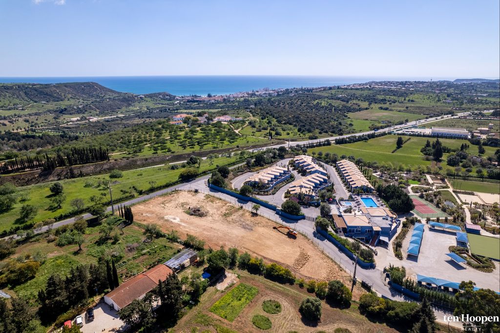 Property photo 1 of 5