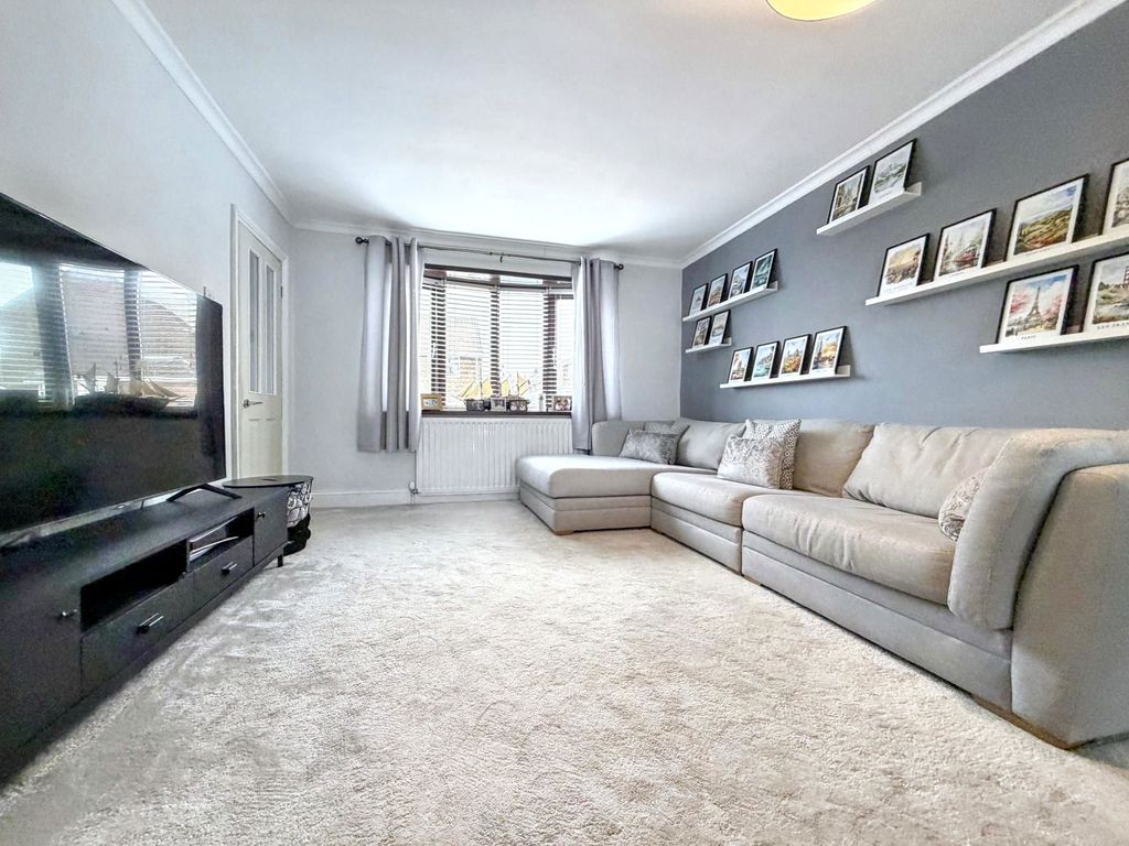 Property photo 2 of 23