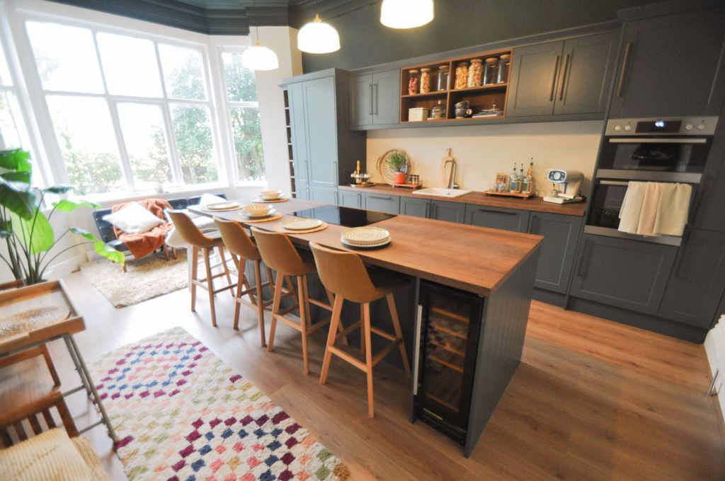 Property photo 2 of 50