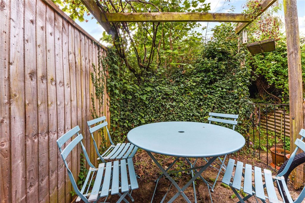 Property photo 3 of 6 Garden
