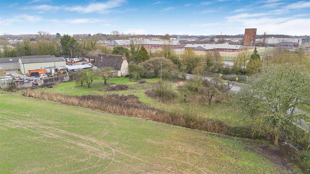 Property photo 3 of 28 6_73951.Jpg